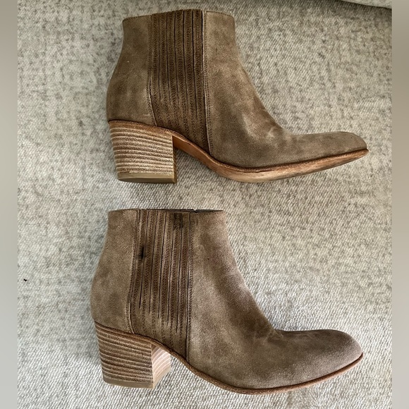 Vince Haider Suede Chunky Heel Slip On Ankle Boots Size 8 - Picture 2 of 8